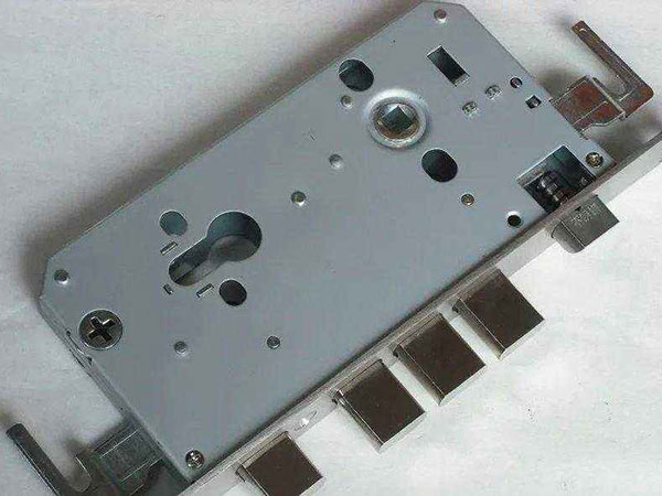 田家庵24小时上门开锁公司